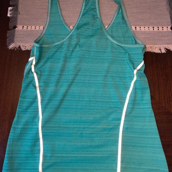 woman’s size xs athleta green tank top - Picture 2 of 2